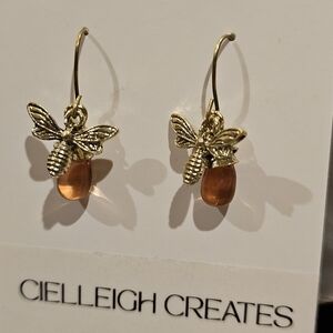 💥4 for $25💥 Amber Bee Earrings
